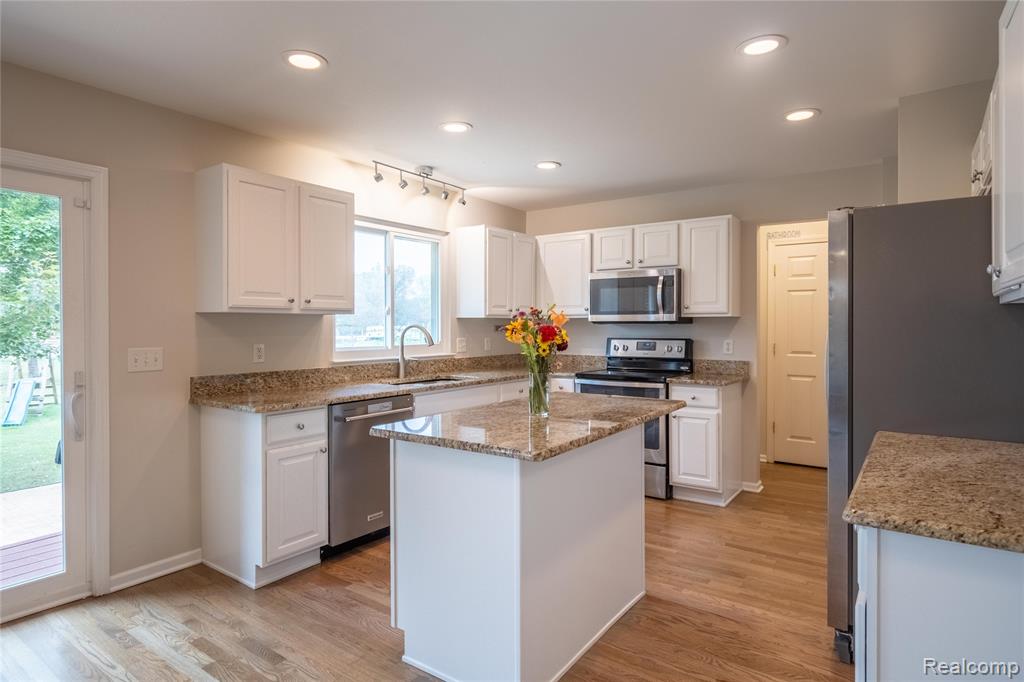 3506 Niagara Avenue, Canton, MI 48188 — Photo 3