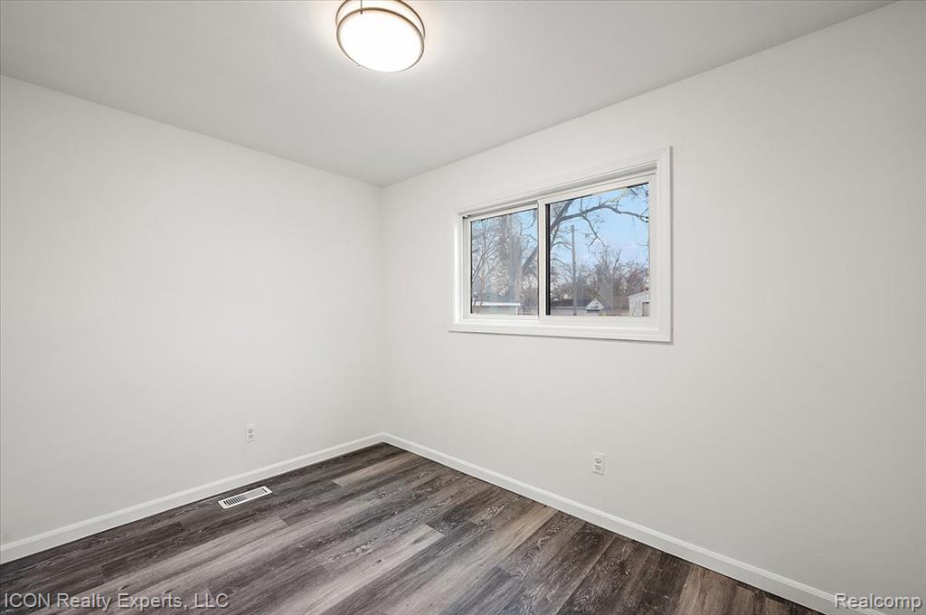 8104 Cloverdale Avenue, Ferndale, MI 48220 — Photo 33