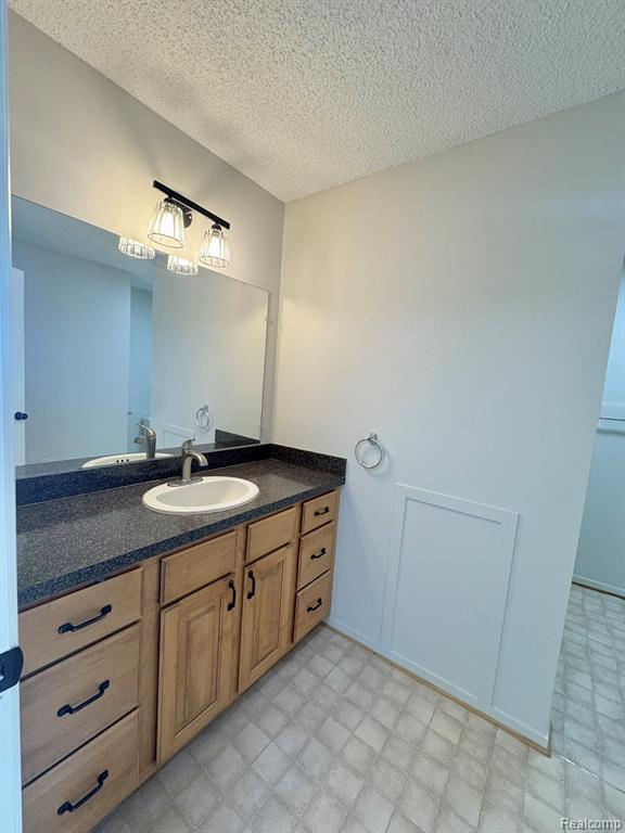 4956 Oak Hill Drive, 78, Waterford, MI 48329 — Photo 13