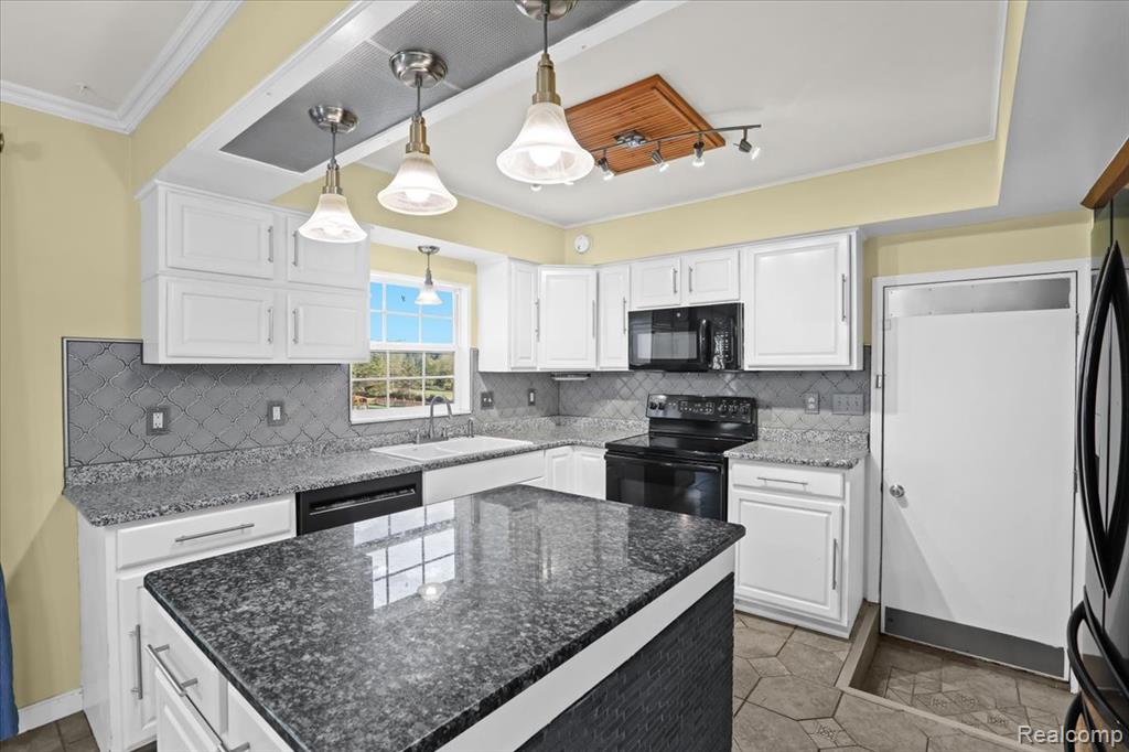 1570 Thayer Road, Ortonville, MI 48462 — Photo 11