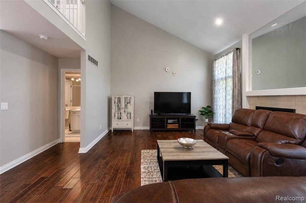 37520 Amber Drive, Farmington Hills, MI 48331 — Photo 11