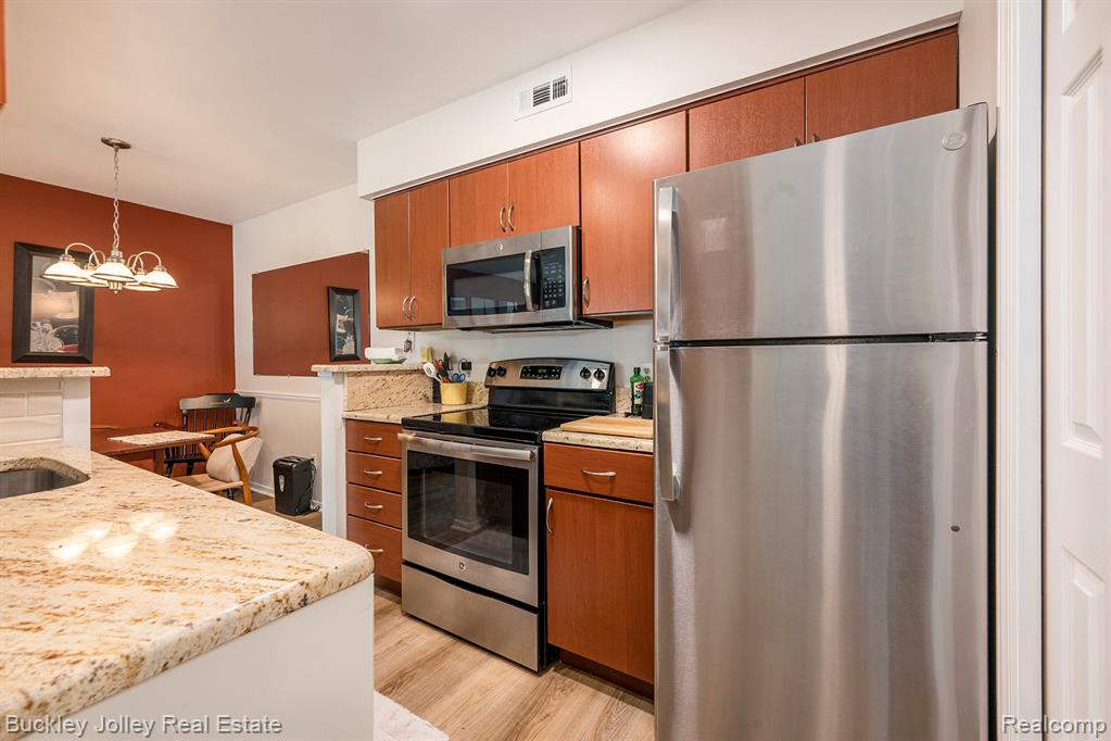 399 Spring Brooke Drive, Brighton, MI 48116 — Photo 2