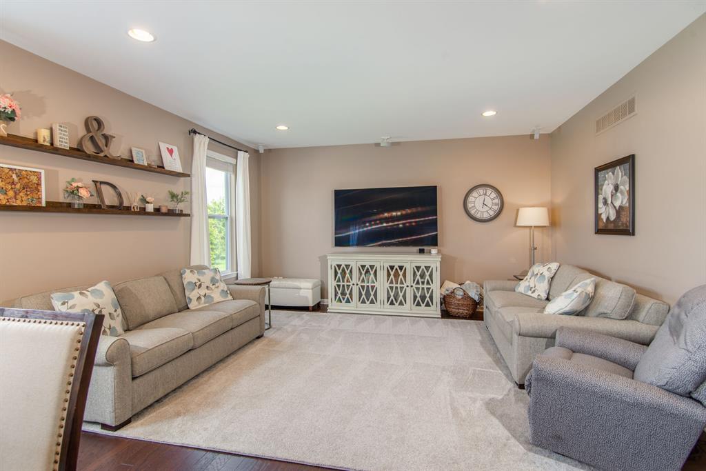 58096 SUNFLOWER Circle S, New Hudson, MI 48165 — Photo 2