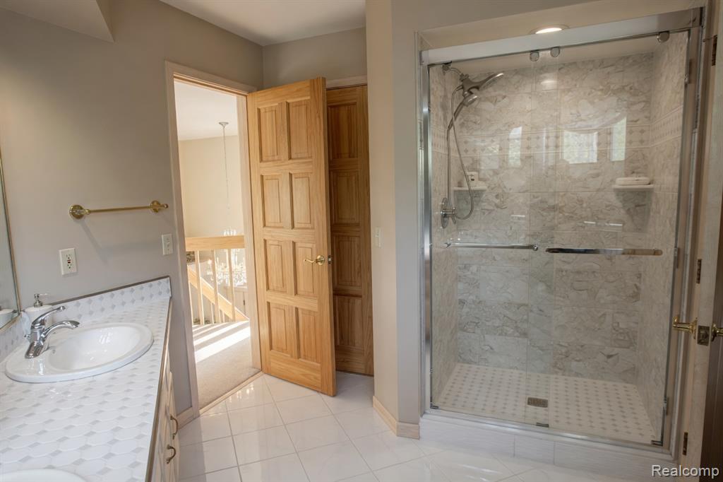 1305 Kings Pointe Road, Grand Blanc, MI 48439 — Photo 68