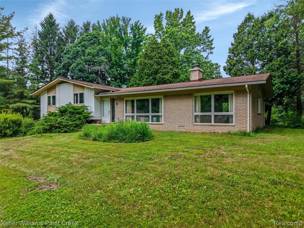 4464 Foxwood Drive, Milford, MI 48380 — front exterior