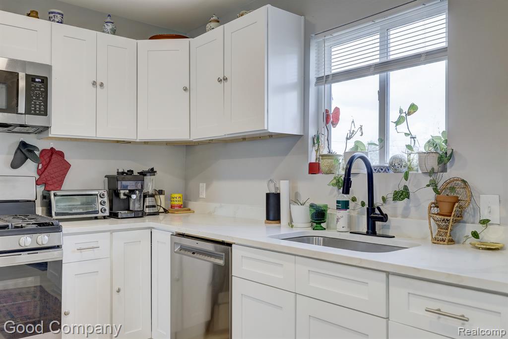 9578 Oakland Street, Detroit, MI 48211 — Photo 20