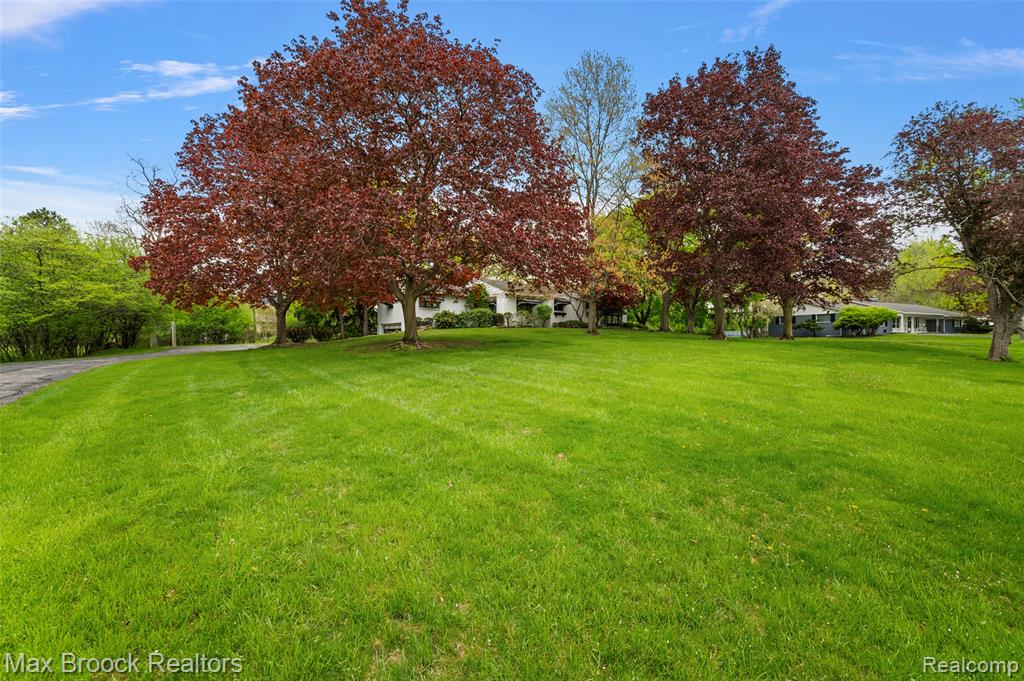 30400 Woodhaven Lane, Beverly Hills, MI 48025 — Photo 23