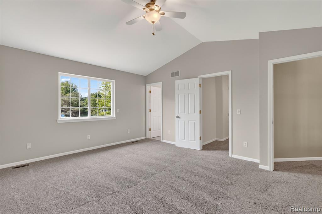 5195 Wyndham Place, Fenton, MI 48430 — Photo 18
