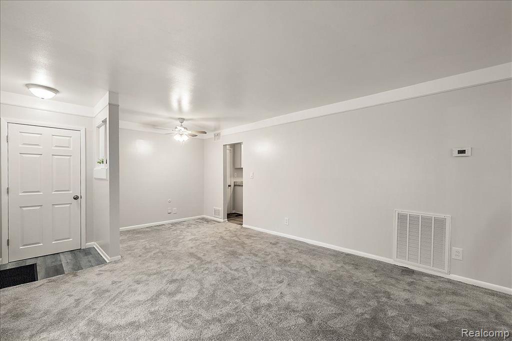 43 FERNBARRY Drive, Waterford, MI 48328 — Photo 12
