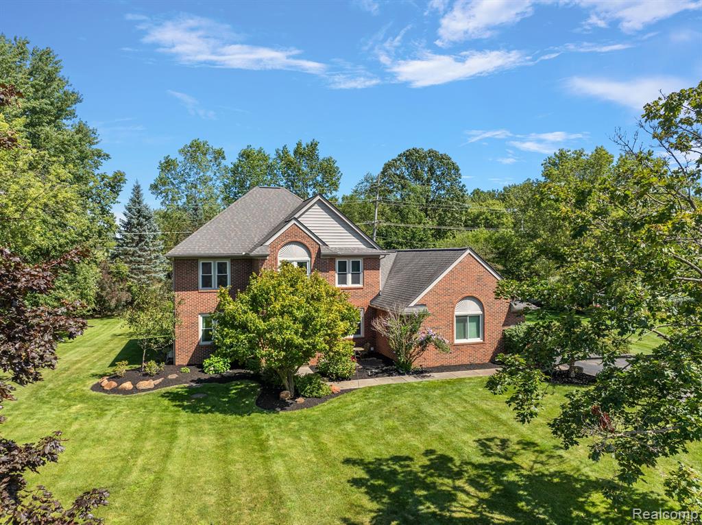 10161 LONGFORD Drive, South Lyon, MI 48178 — Photo 64