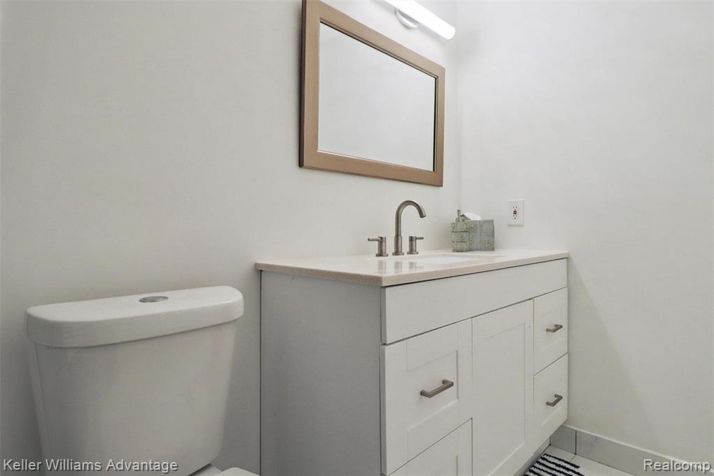 5262 Kingsfield Drive, West Bloomfield, MI — Photo 26
