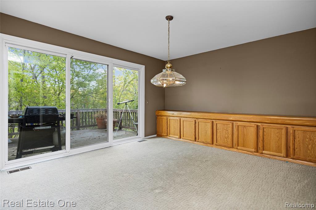 5000 Mirror Lake Court, 19, West Bloomfield, MI 48323 — Photo 14