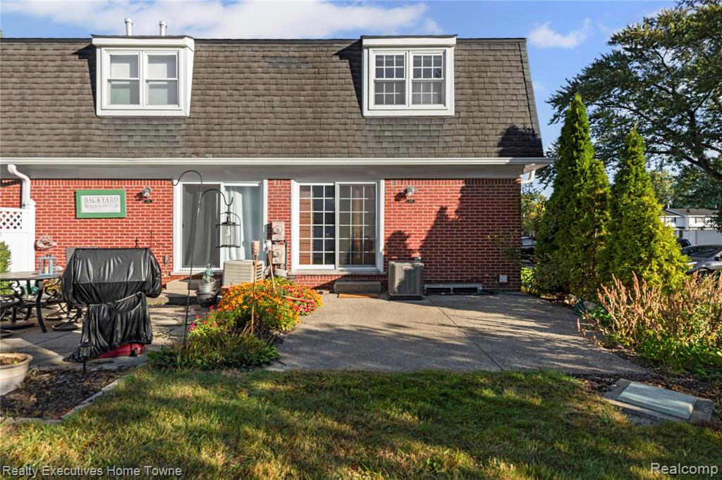 45709 Kensington, Utica, MI 48317 — Photo 23