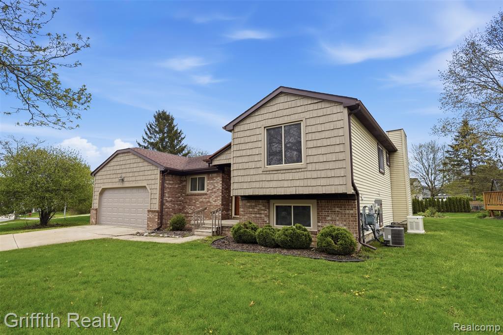 865 Alpine Drive, Brighton, MI 48116 — Photo 3