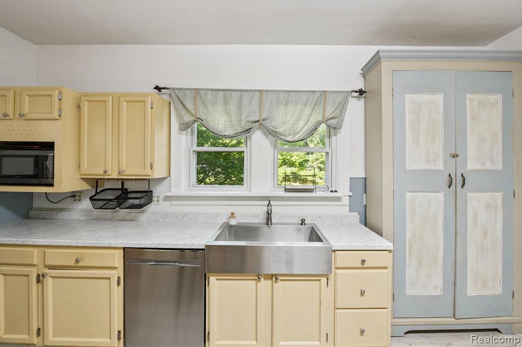 303 Mechanic Street, Stockbridge, MI 49285 — Photo 11