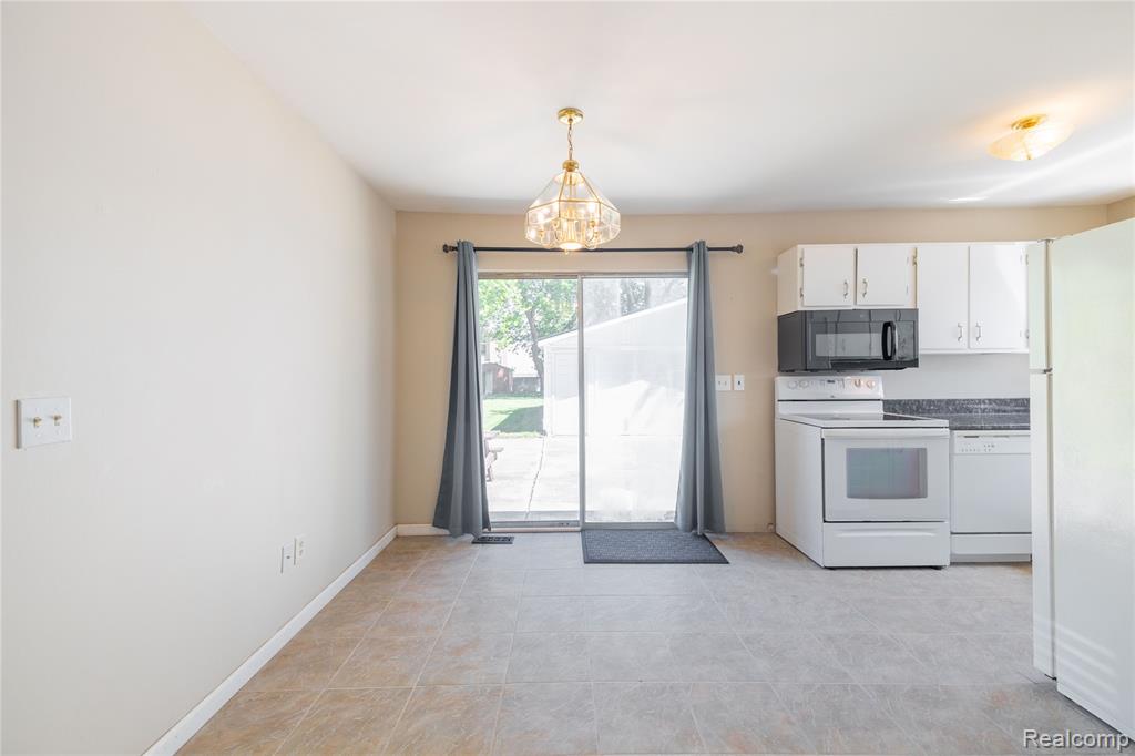 569 Hendrickson Boulevard, Clawson, MI — Photo 9