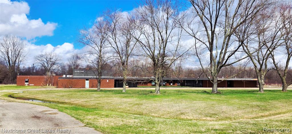 5340 N Genesee Road, Flint, MI 48506