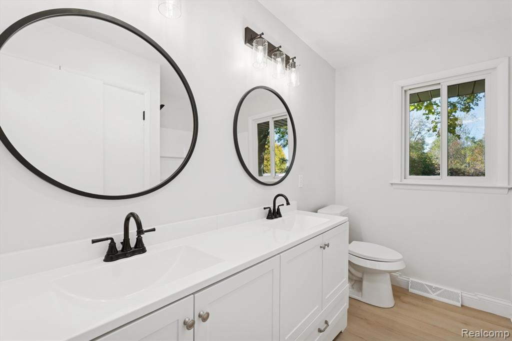 241 Raleigh Place, Lennon Vlg, MI 48449 — Photo 16
