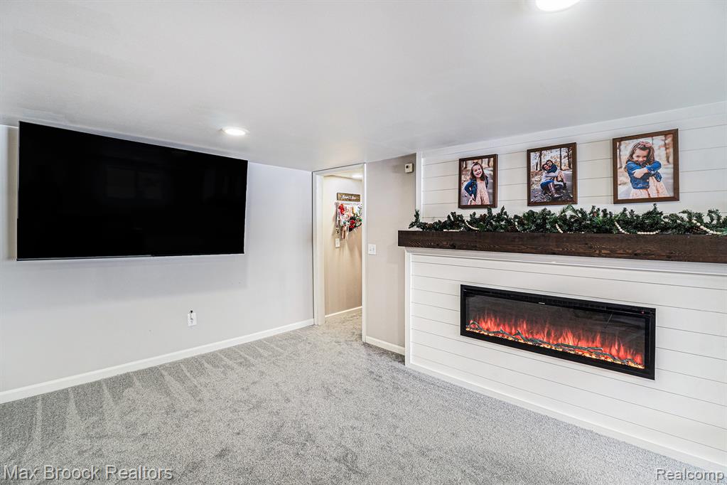 11412 Delmar Drive, Fenton, MI 48430 — Photo 29
