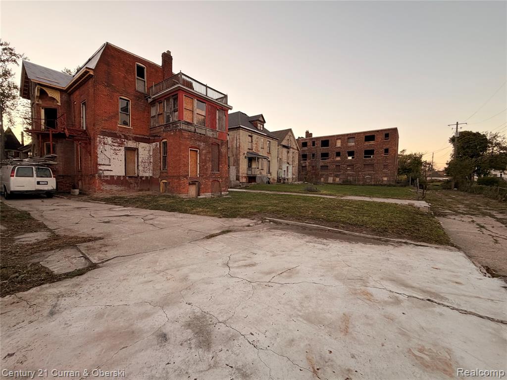 1564 Cadillac Boulevard, Detroit, MI 48214 — Photo 32