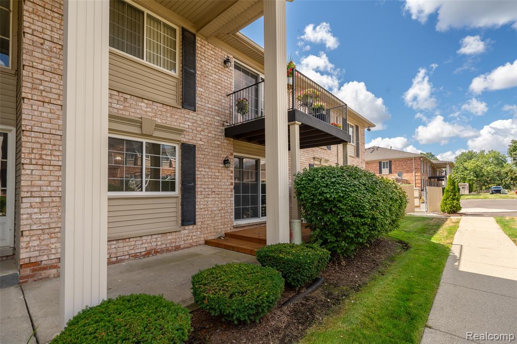 6151 Orchard Lake Road, 103, West Bloomfield, MI — Photo 23