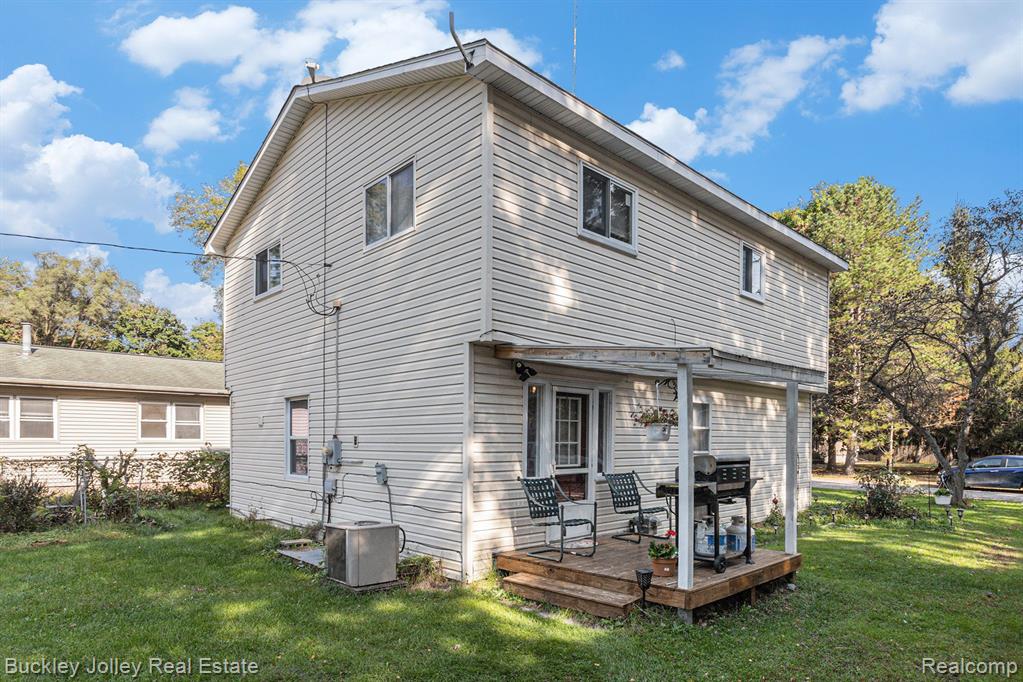 8576 COUNTRY CLUB Drive, Pinckney, MI 48169 — Photo 17