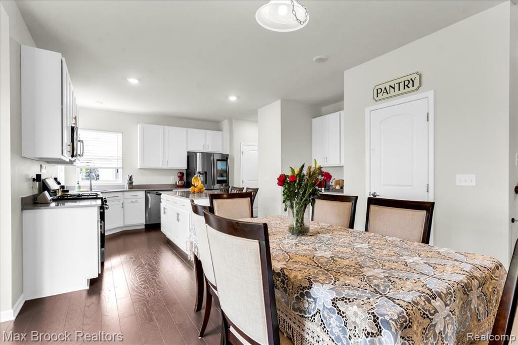 8401 Sharon Drive, White Lake, MI — Photo 11