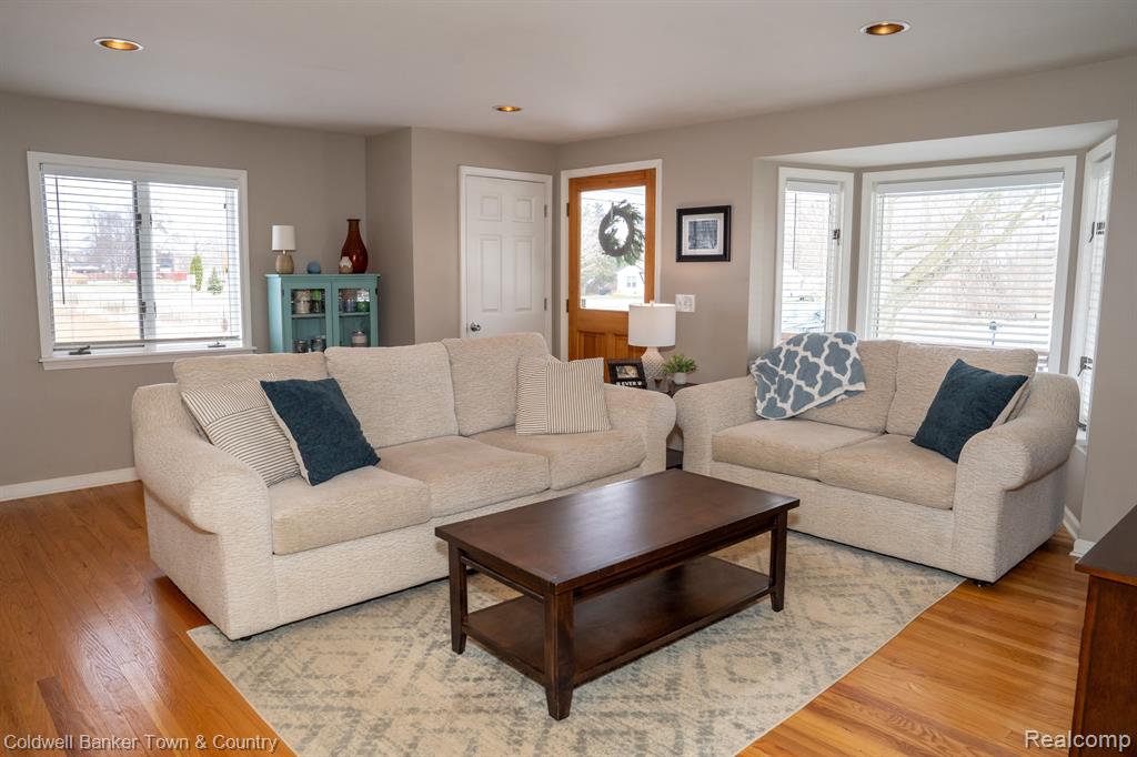 5735 Fowlerville Road, Fowlerville, MI 48836 — Photo 8