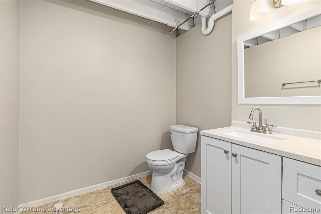 37614 Amber Drive, Farmington Hills, MI 48331 — Photo 33