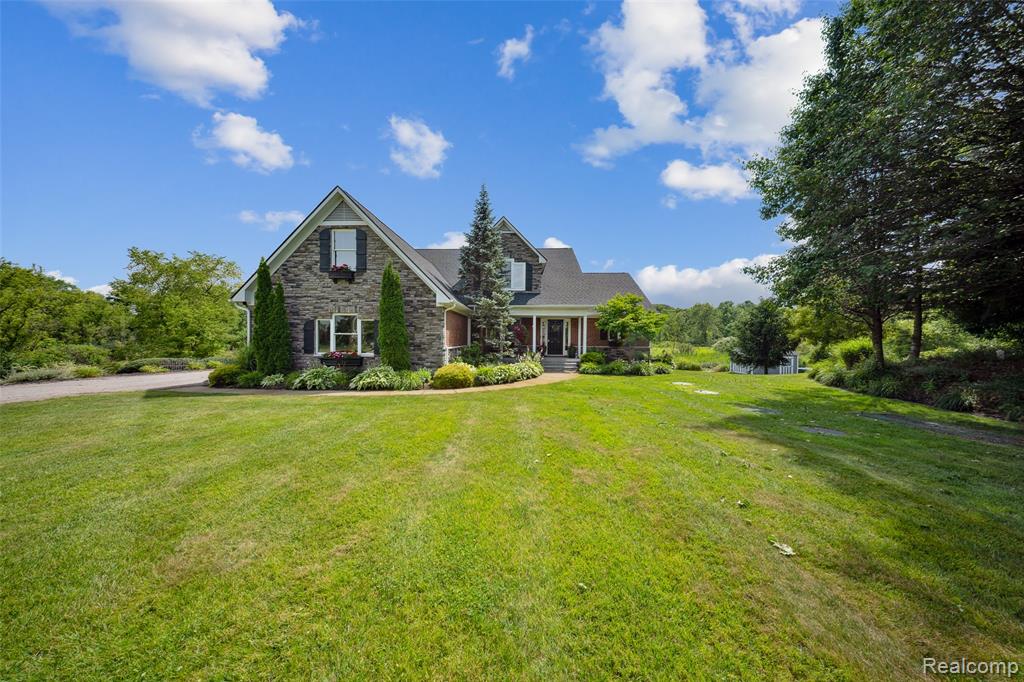 945 Gray Fox Court, Howell, MI 48843 — Photo 3