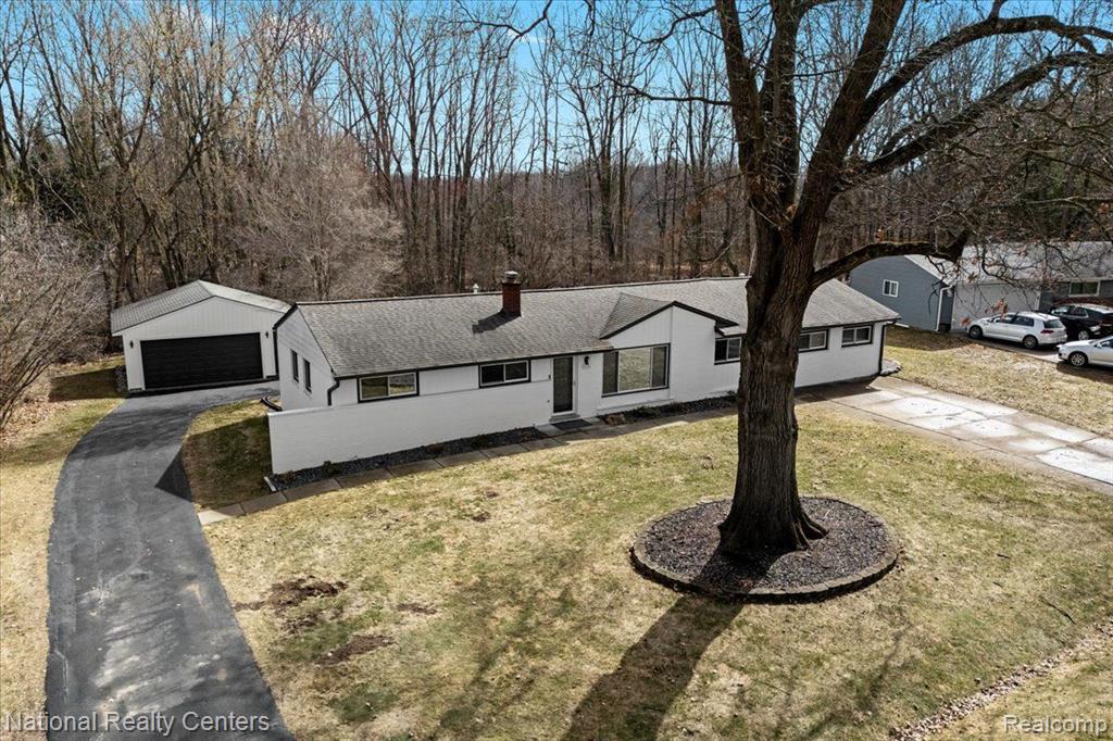 6198 CRAMLANE Drive, Clarkston, MI — front exterior