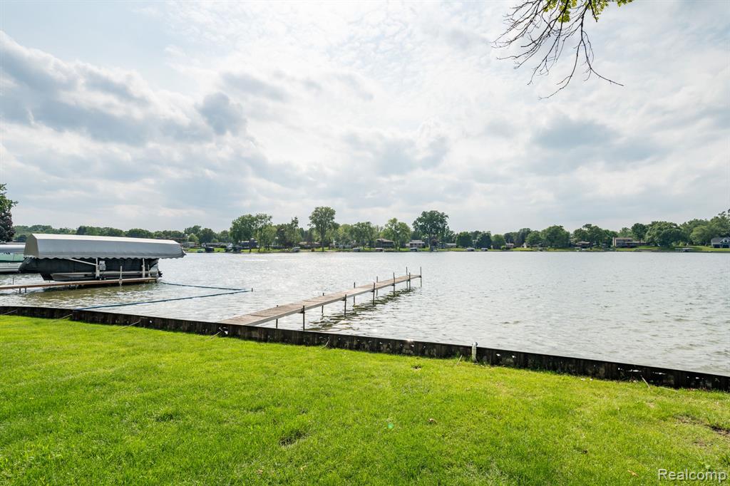 3831 Woodland Drive, Highland, MI 48356 — Photo 35