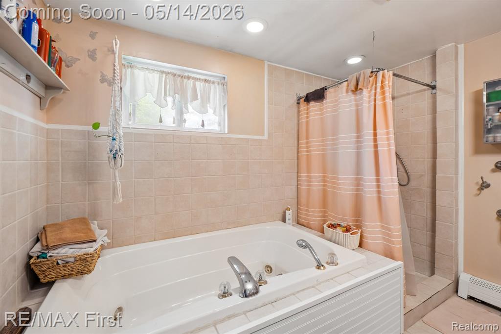 23041 Springbrook Drive, Farmington, MI 48336 — Photo 16