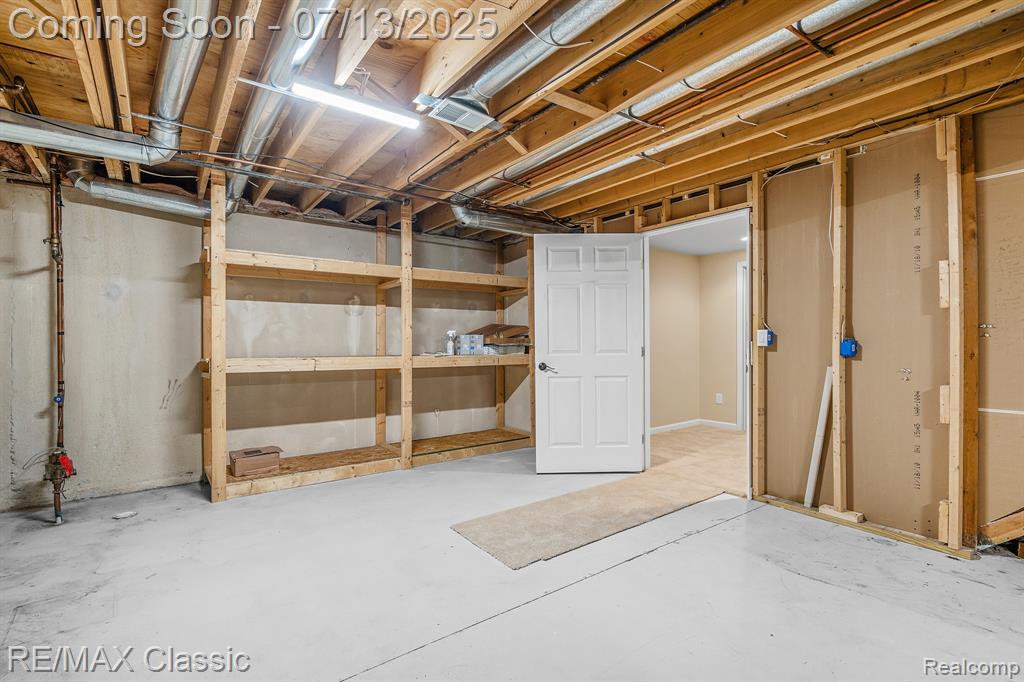 45450 Fountain View Drive, Canton, MI 48188 — Photo 46