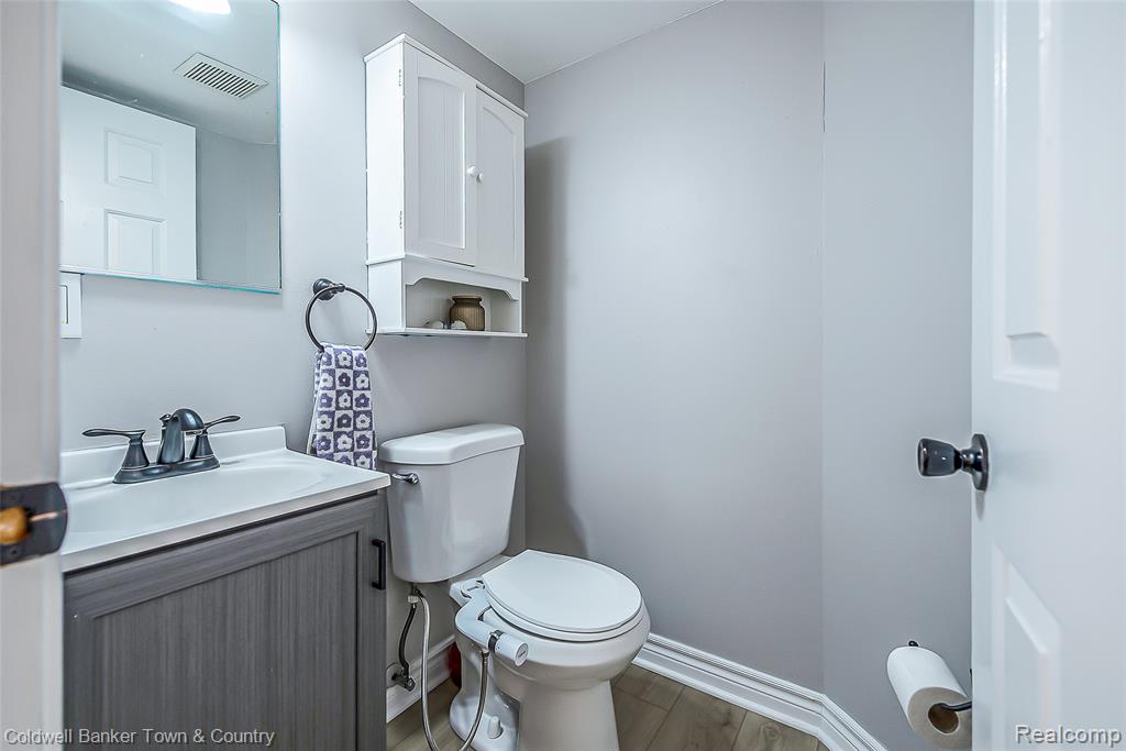 837 Oakwood Drive, Howell, MI 48843 — Photo 10