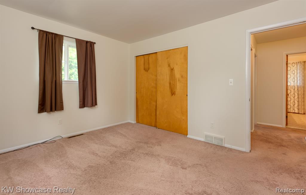 4035 CIRCLE Boulevard, West Bloomfield, MI 48323 — Photo 7