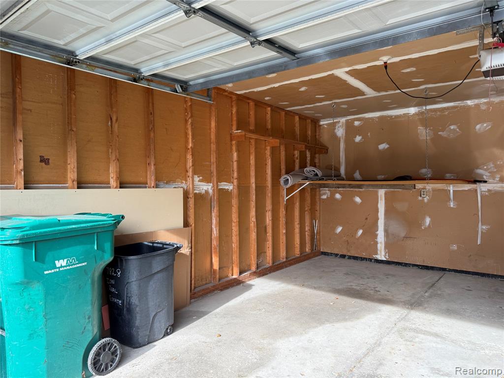 27048 Winchester Street, Brownstown, MI 48183 — Photo 22
