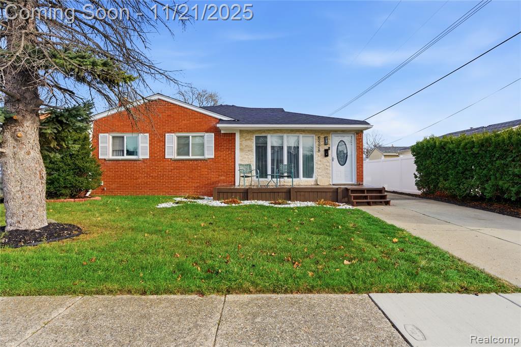 6528 Sterling Court, Garden City, MI — Photo 2