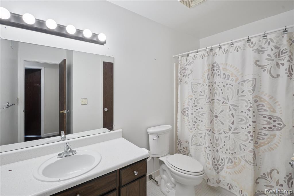39559 Old Dominion Drive, Clinton Twp, MI 48038 — Photo 13