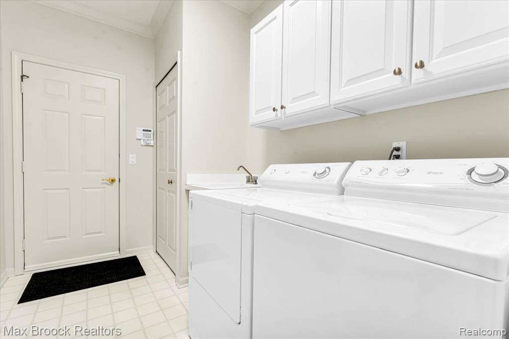 7330 Crackling Creek Circle, 4, West Bloomfield, MI — Photo 25
