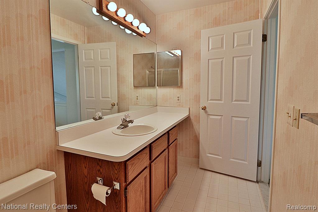 6400 PINECREST, West Bloomfield, MI — Photo 29