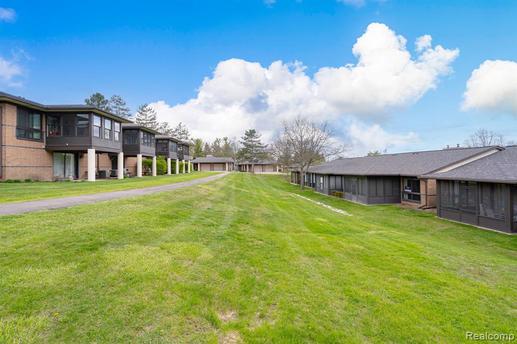 936 Wexford Way, Rochester Hills, MI 48307 — Photo 34