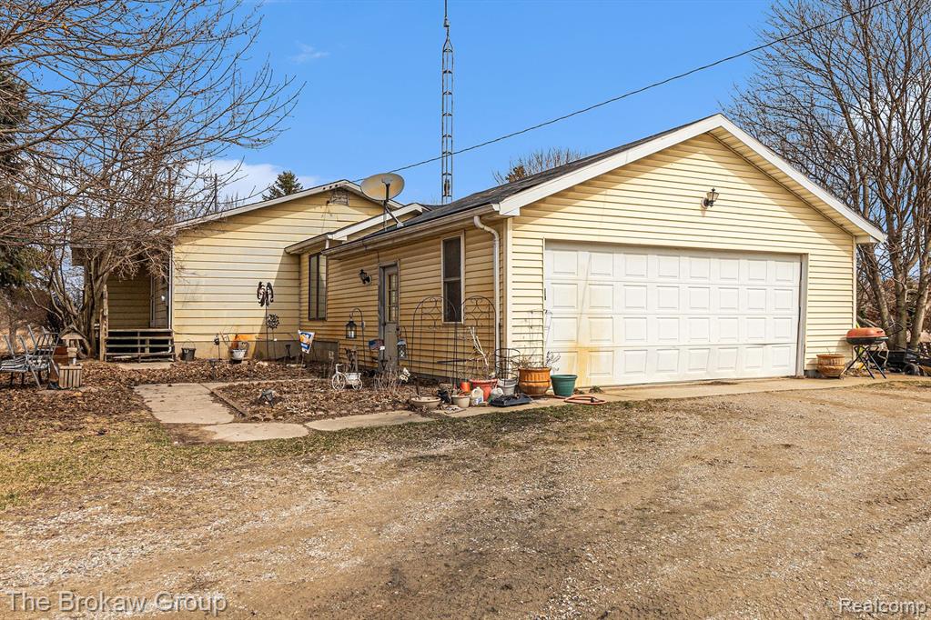 9448 WASHBURN Road, Columbiaville, MI 48421 — Photo 13
