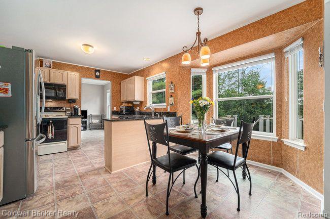 1677 NORTON CREEK Court, Wixom, MI 48393 — Photo 9