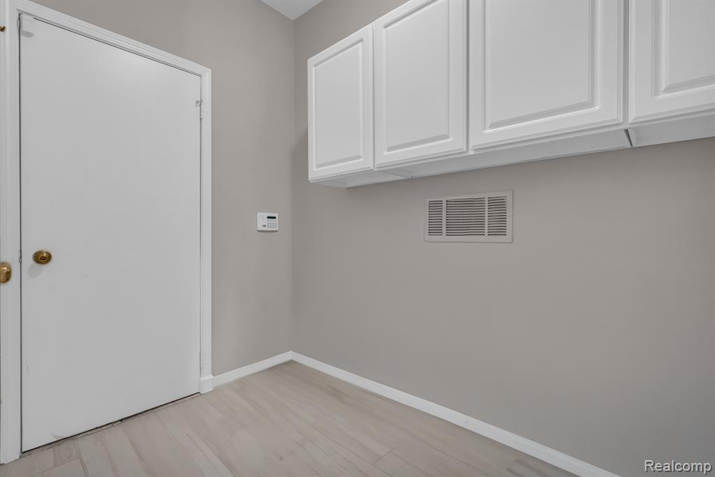 41699 Mitchell Road, Novi, MI — Photo 16