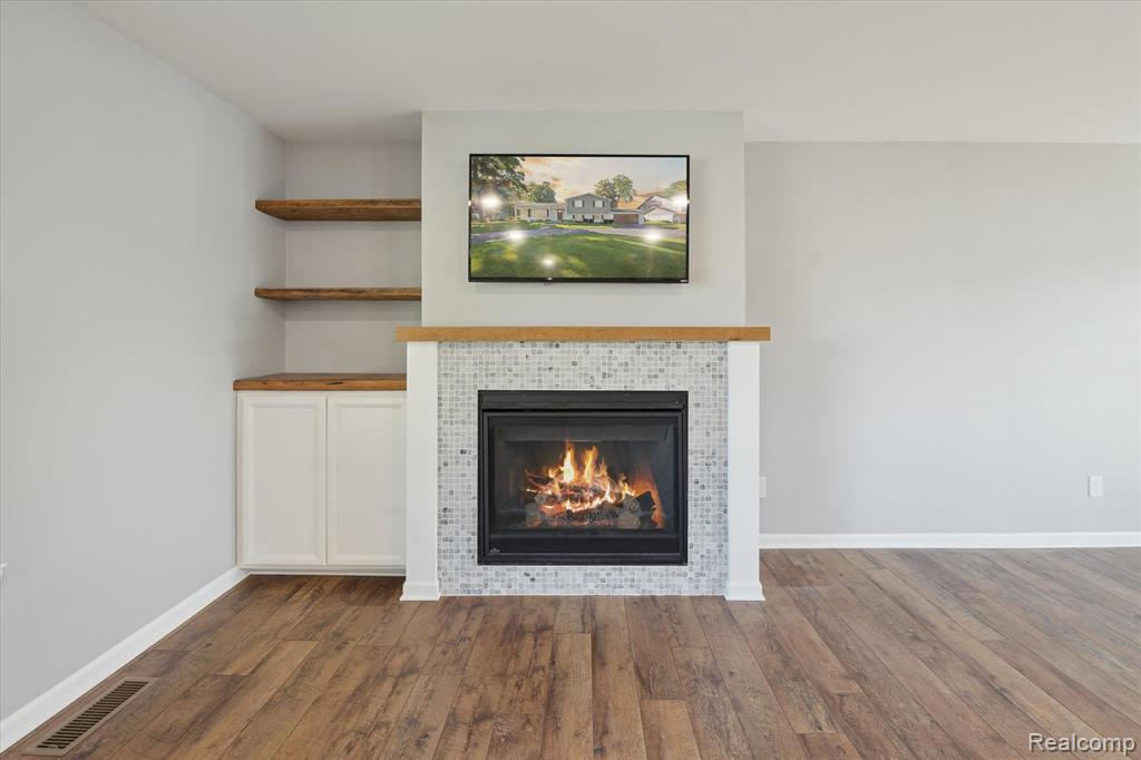 5100 Surfwood Drive, Commerce Twp, MI 48382 — Photo 8