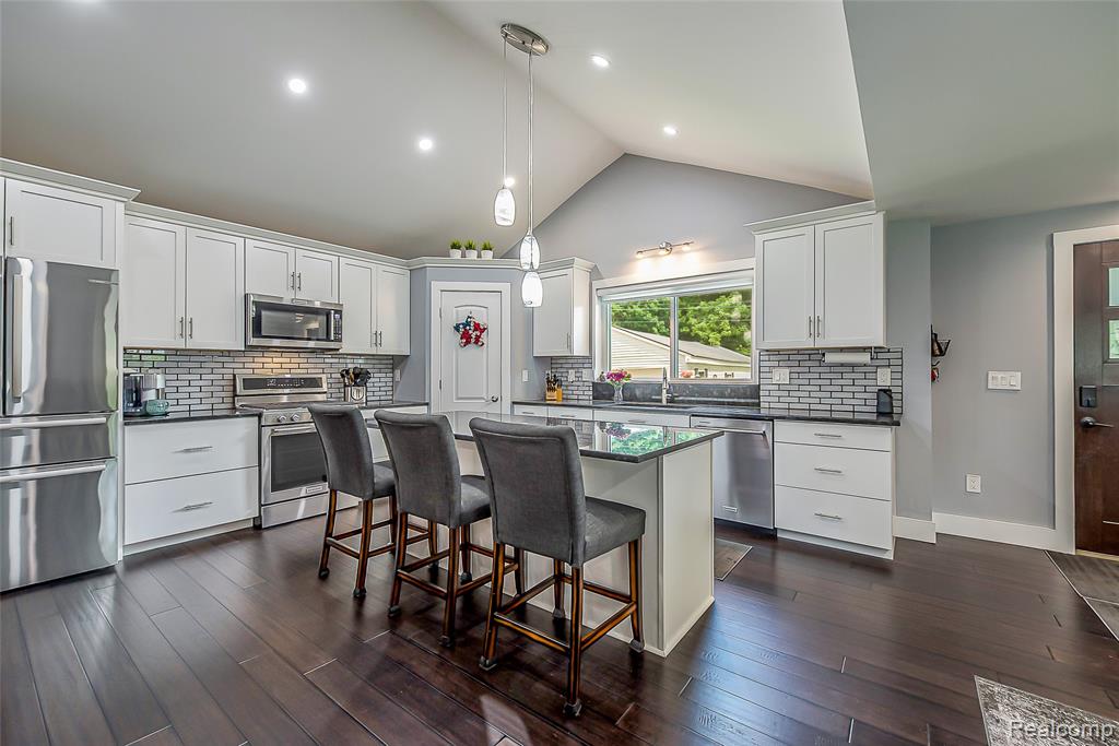9137 Maltby Road, Brighton, MI 48116 — Photo 11