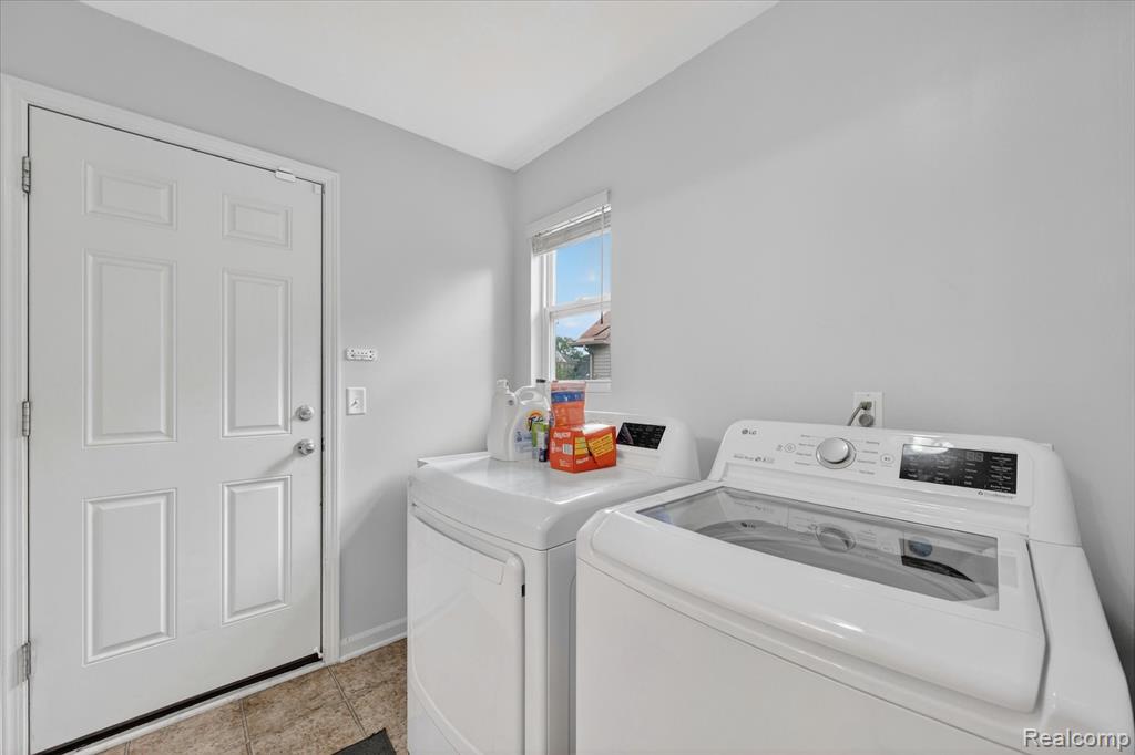 6119 Treetops Drive, Romulus, MI 48174 — Photo 35