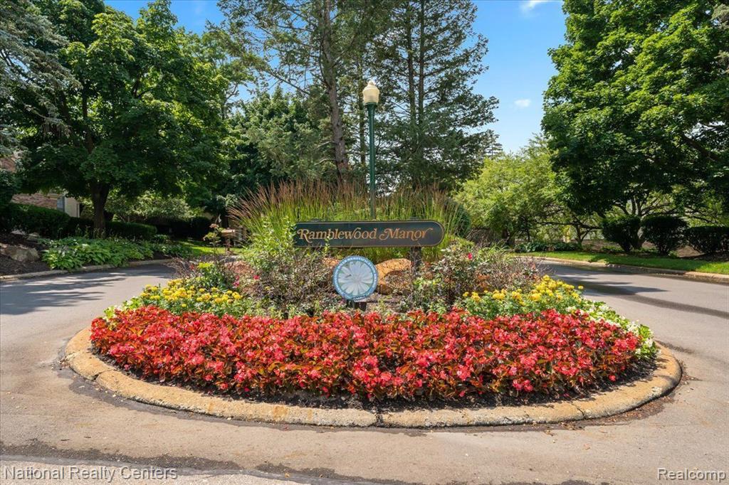37224 BRENTWOOD Circle, Farmington Hills, MI 48331 — Photo 26