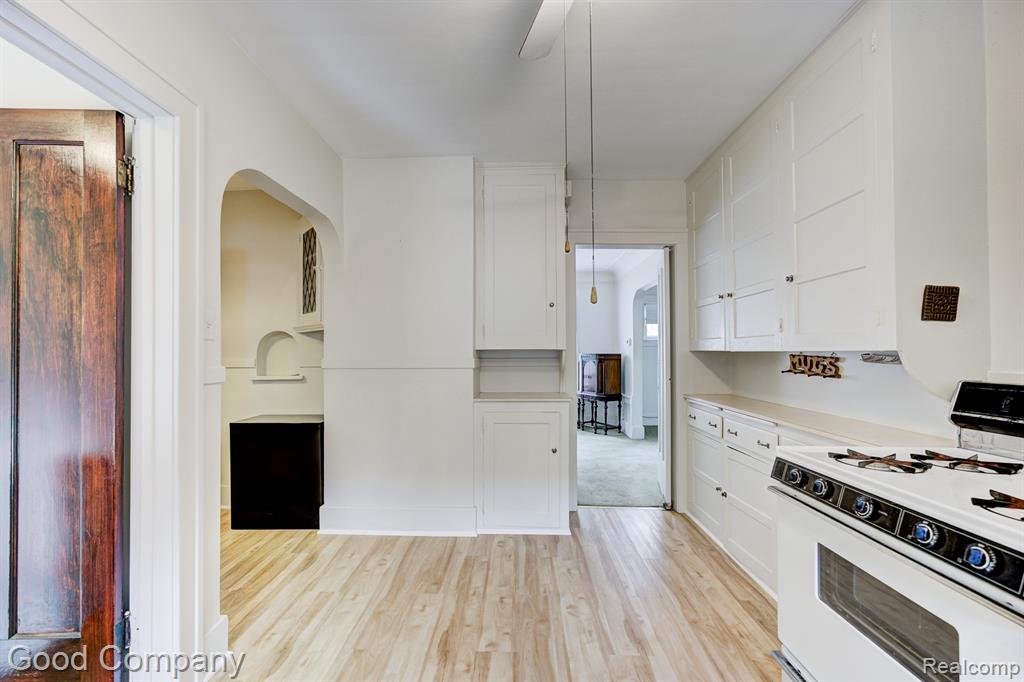 515 W Golden Gate, Highland Park, MI 48203 — Photo 33